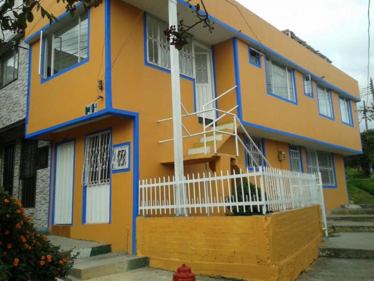 4 bedrooms House in Bogota, Colombia No. 14069