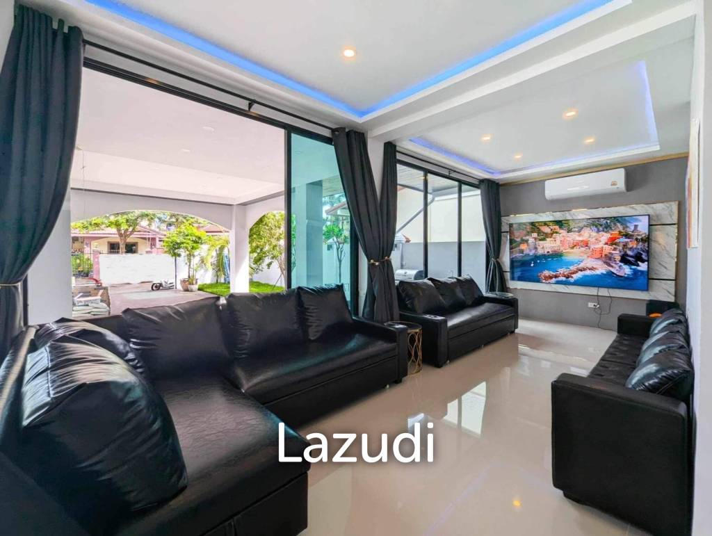 7 bedrooms Villa in Pattaya, Thailand No. 23438