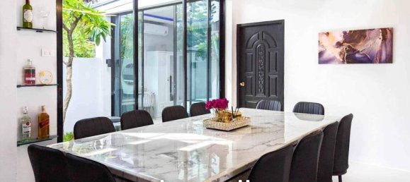 7 bedrooms Villa in Pattaya, Thailand No. 23438 4