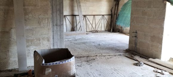 900m² Building in Aradeo, Italy No. 131228 7