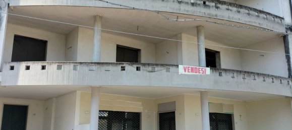 900m² Building in Aradeo, Italy No. 131228 5