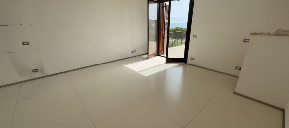 5 chambres Maison à Potenza Picena, Italy No. 336720 8