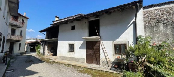 Casa de 5 habitaciónes en Udine, Italy No. 107304 3