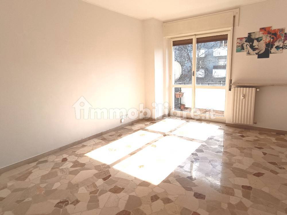 Apartamento de 2 dormitorios en Milan, Italy No. 244089