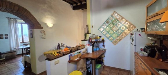 5 rooms Apartment in Chiusi, Italy No. 45923 5