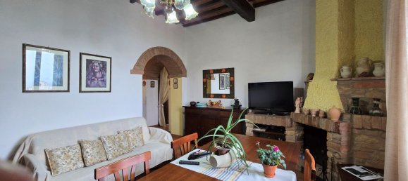 5 rooms Apartment in Chiusi, Italy No. 45923 17