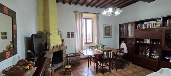 5 rooms Apartment in Chiusi, Italy No. 45923 12