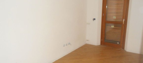 4 rooms Apartment in Monteriggioni, Italy No. 52178 3