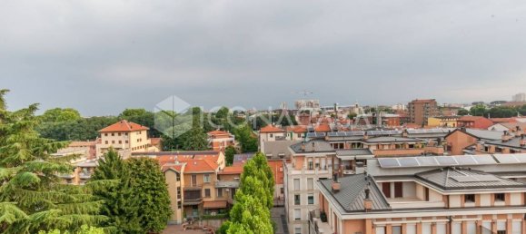 3 bedrooms Penthouse in Milan, Italy No. 337652 42