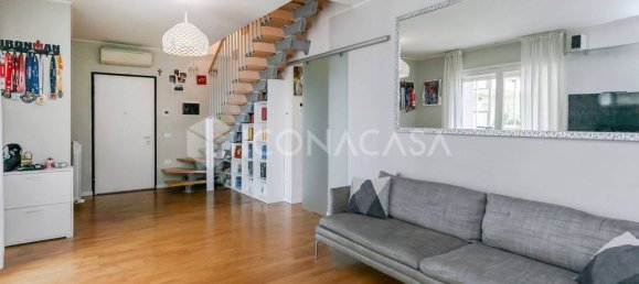 3 bedrooms Penthouse in Milan, Italy No. 337652 9