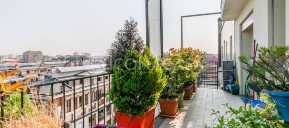 3 bedrooms Penthouse in Milan, Italy No. 337652 18