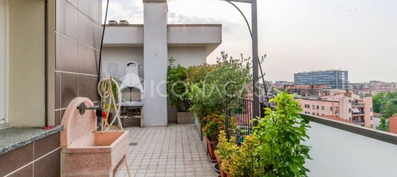 3 bedrooms Penthouse in Milan, Italy No. 337652 38