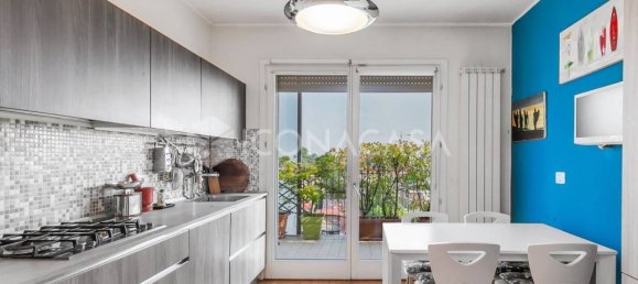 3 bedrooms Penthouse in Milan, Italy No. 337652 12