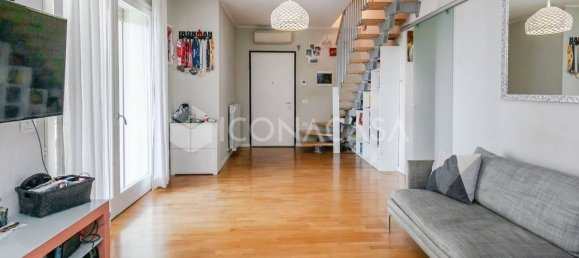 3 bedrooms Penthouse in Milan, Italy No. 337652 8