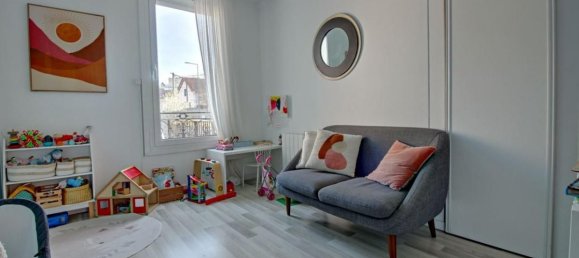 4 Schlafzimmer Haus in Poissy, France, Nr. 165978 13