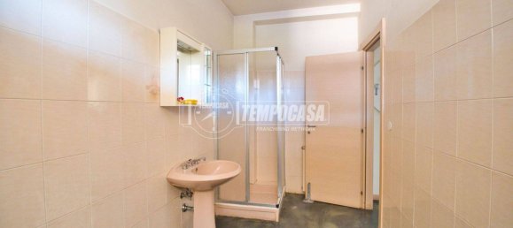 Casa de 4 dormitorios en Novara, Italy No. 296386 13