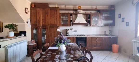 5 rooms House in Colle di Val d'Elsa, Italy No. 107876 4