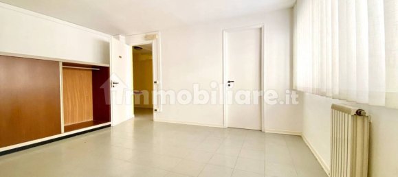 3-Zimmer Gewerbliche Immobilie in Ancona, Italy, Nr. 357739 13