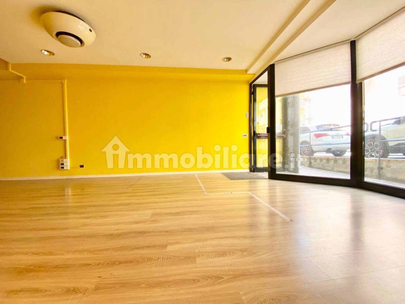 3-Zimmer Gewerbliche Immobilie in Ancona, Italy, Nr. 357739