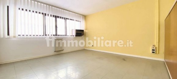 3-Zimmer Gewerbliche Immobilie in Ancona, Italy, Nr. 357739 2
