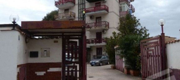 4 bedrooms Apartment in Palermo, Italy No. 332467 2