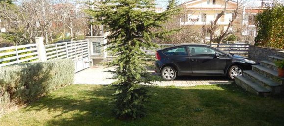 Propriedade comercial T4 em Agios Stefanos, Greece N.º 7137 2