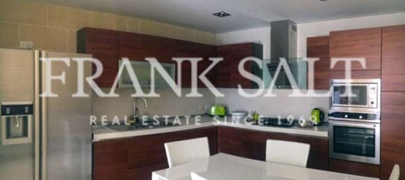 3 bedrooms Penthouse in Gharb, Malta No. 5685 10