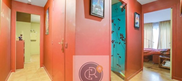 Apartamento de 2 dormitorios en Paris, France No. 295999 5