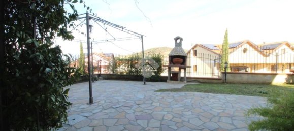 5 rooms House in Luzzi, Italy No. 87004 5