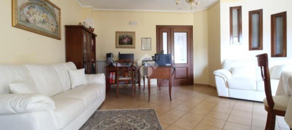 5 rooms House in Luzzi, Italy No. 87004 16
