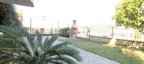 5 rooms House in Luzzi, Italy No. 87004 9