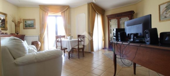 5 rooms House in Luzzi, Italy No. 87004 17