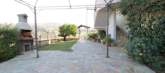 5 rooms House in Luzzi, Italy No. 87004 4