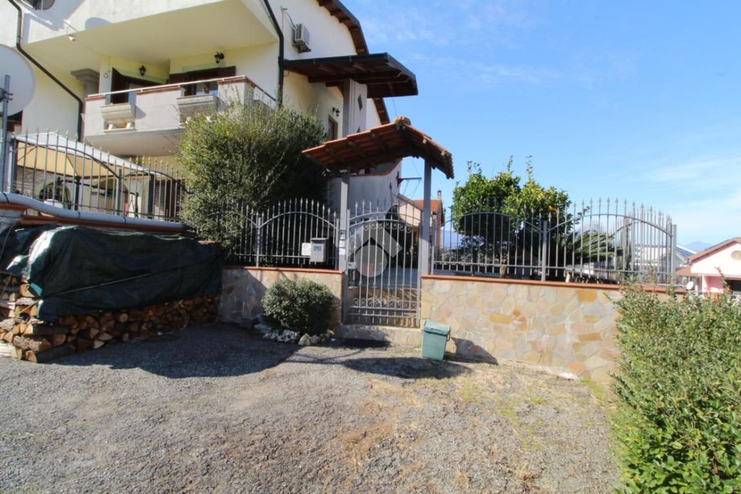 5 rooms House in Luzzi, Italy No. 87004