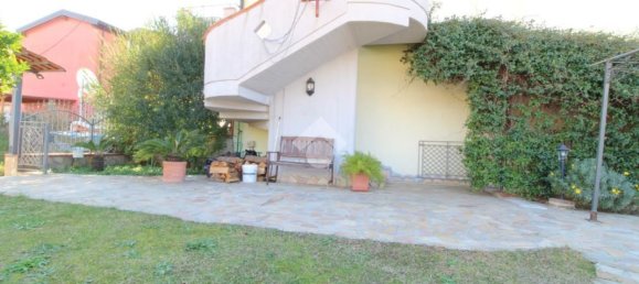 5 rooms House in Luzzi, Italy No. 87004 10