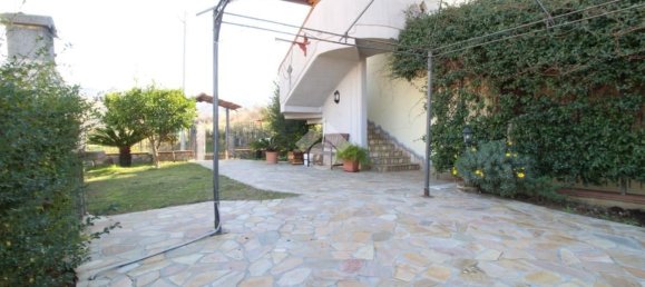 5 rooms House in Luzzi, Italy No. 87004 7
