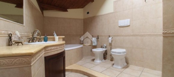 5 rooms House in Luzzi, Italy No. 87004 21