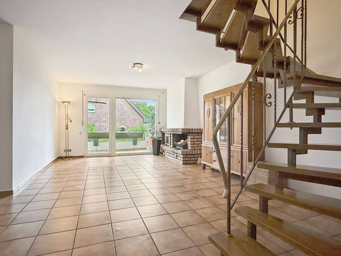 Дуплекс с 2 спальнями в Мюльхайм ан дер Рур, Германия № 246311