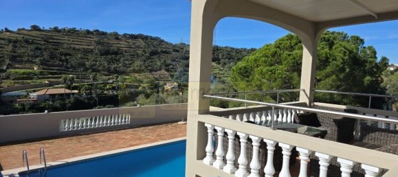 3 bedrooms Villa in Faro, Portugal No. 103438 2