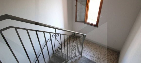 Квартира с 11 комнатами в Санта Мария а Монте, Италия № 17113 9