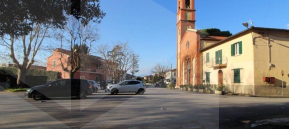 Квартира с 11 комнатами в Санта Мария а Монте, Италия № 17113 3