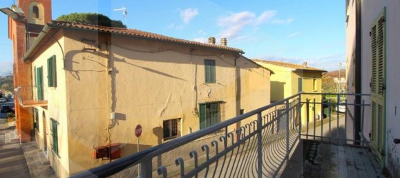 Квартира с 11 комнатами в Санта Мария а Монте, Италия № 17113 4