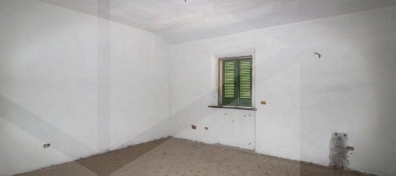 Квартира с 11 комнатами в Санта Мария а Монте, Италия № 17113 6