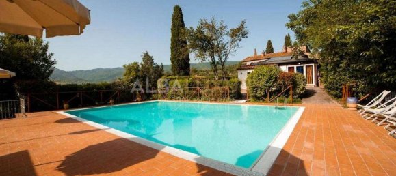 12 bedrooms Villa in Tuoro sul Trasimeno, Italy No. 482 7