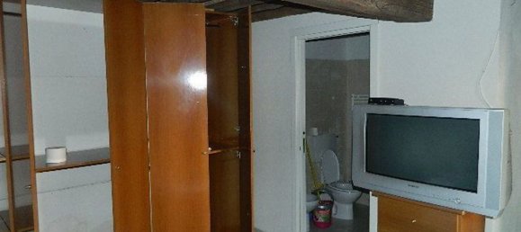 2 rooms Apartment in Carrara, Italy No. 38375 5