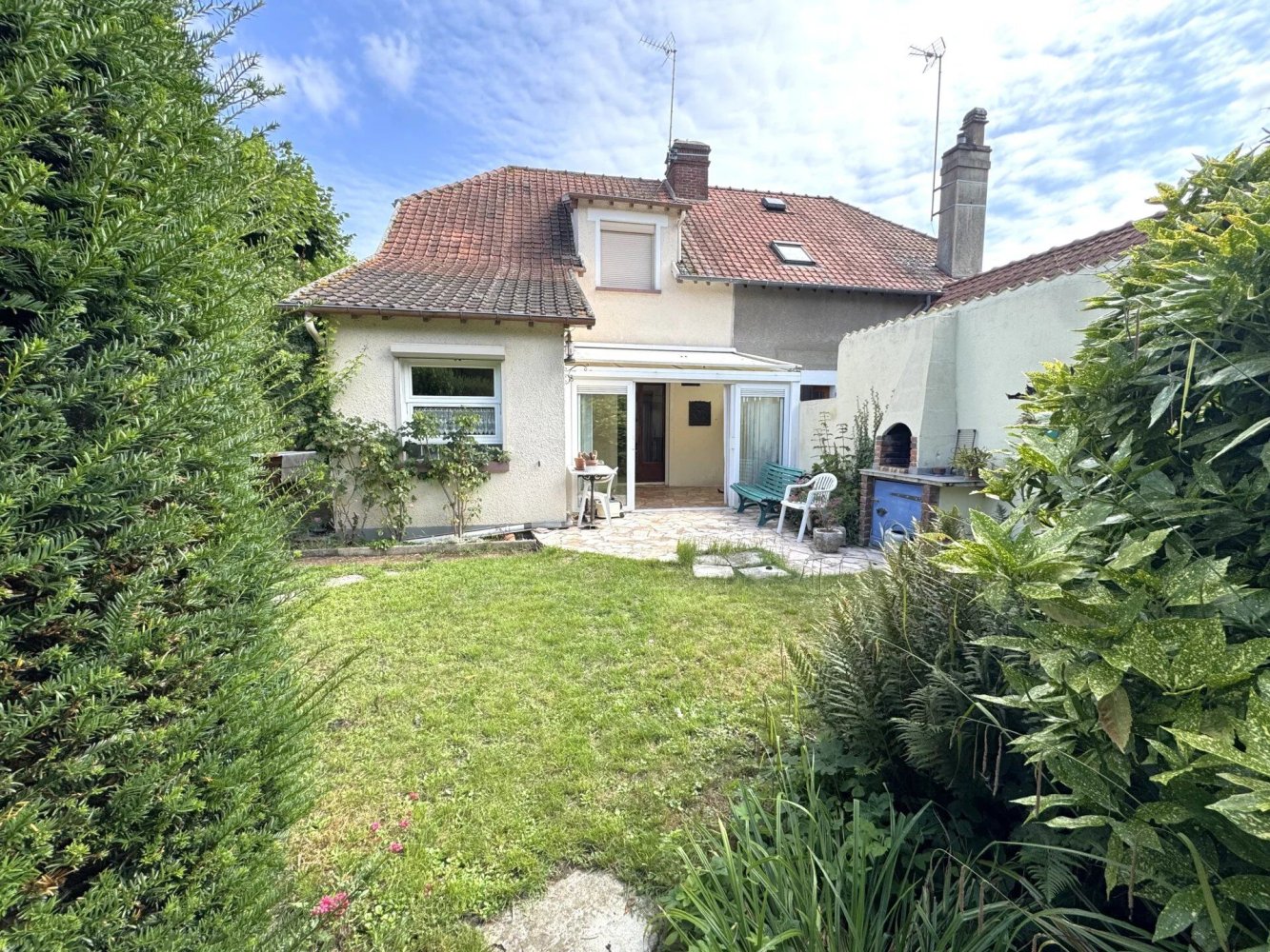 Casa de 3 dormitorios en Compiegne, France No. 303698