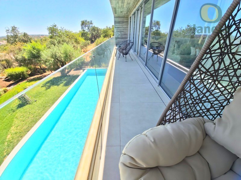 3 bedrooms Villa in Faro, Portugal No. 100442