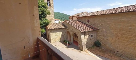 3 bedrooms House in Pontassieve, Italy No. 92495 3