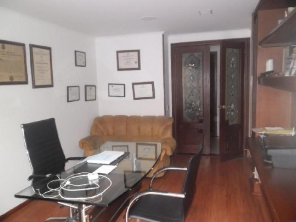4 bedrooms House in Bogota, Colombia No. 13242