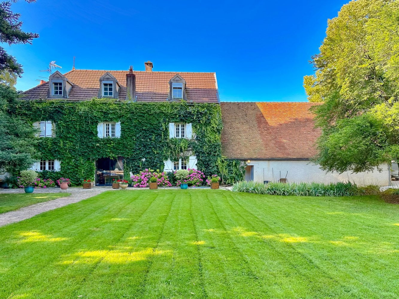 Замки и поместья с 7 спальнями в Арк-сюр-Тий, Франция № 200358